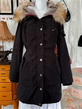 Classic timeless casual girly faux fur trim hooded black parka jacket coat